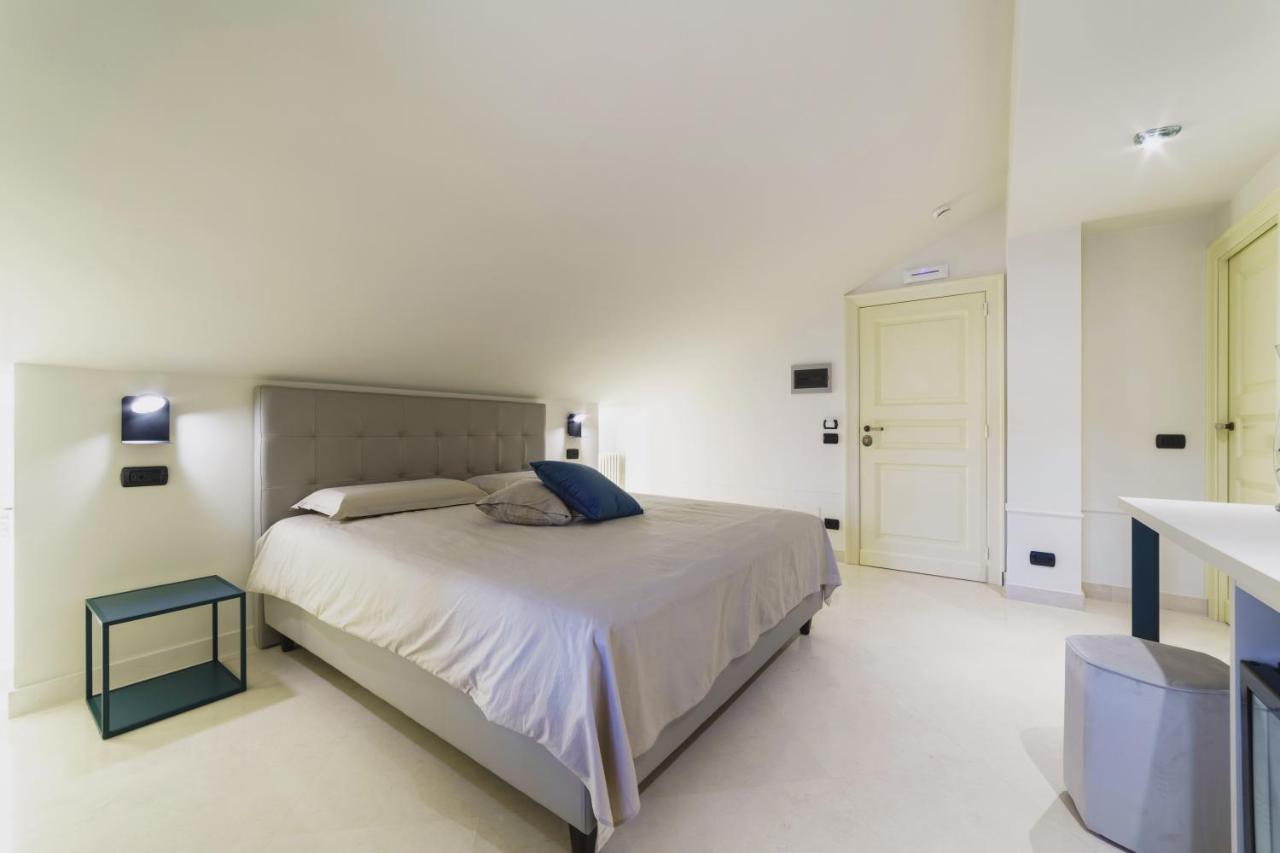Caffetteria Luca Suite & Rooms บรอนเต ภายนอก รูปภาพ