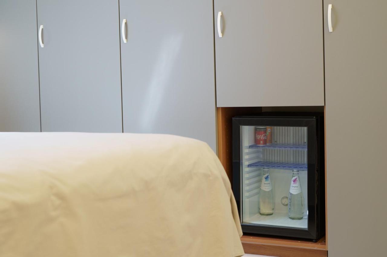 Caffetteria Luca Suite & Rooms บรอนเต ภายนอก รูปภาพ