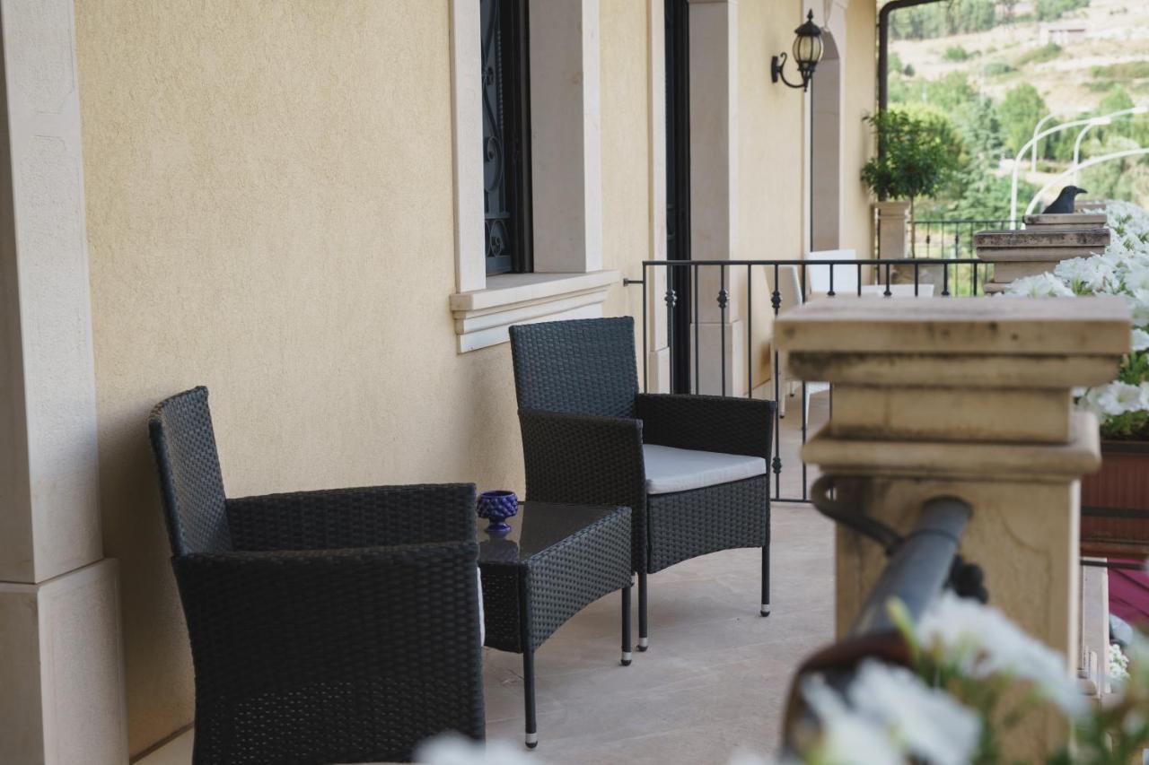 Caffetteria Luca Suite & Rooms บรอนเต ภายนอก รูปภาพ