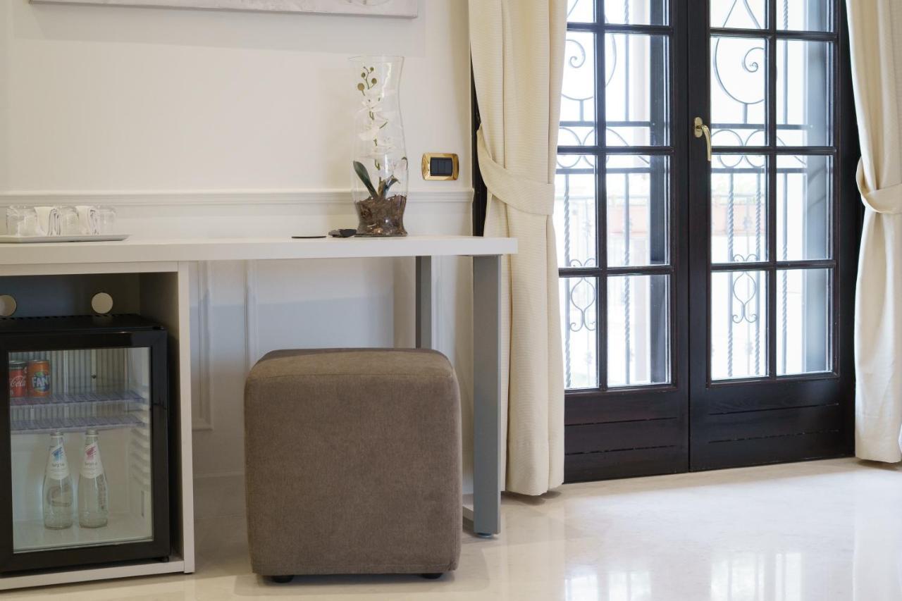 Caffetteria Luca Suite & Rooms บรอนเต ภายนอก รูปภาพ