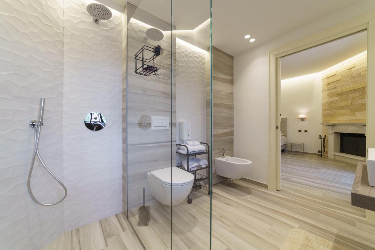 Caffetteria Luca Suite & Rooms บรอนเต ภายนอก รูปภาพ