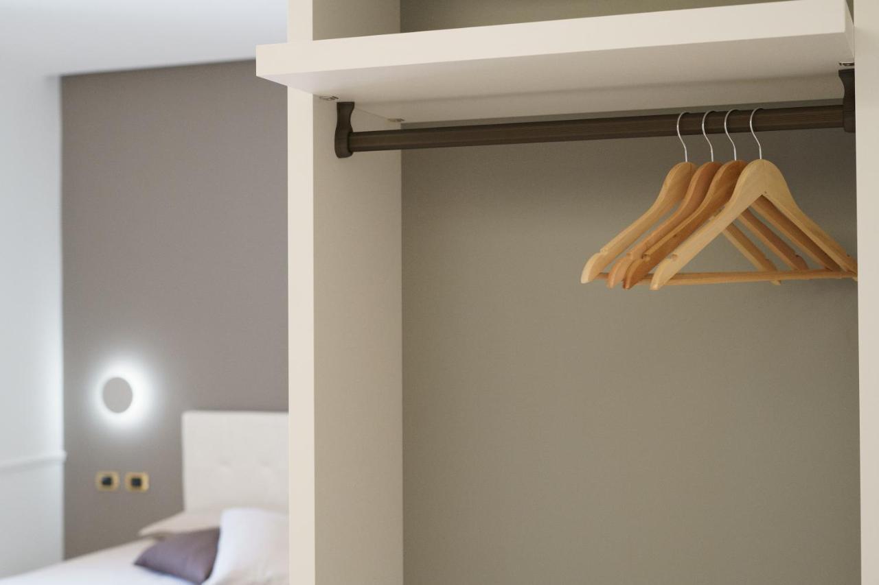 Caffetteria Luca Suite & Rooms บรอนเต ภายนอก รูปภาพ
