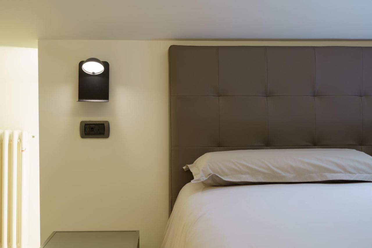 Caffetteria Luca Suite & Rooms บรอนเต ภายนอก รูปภาพ